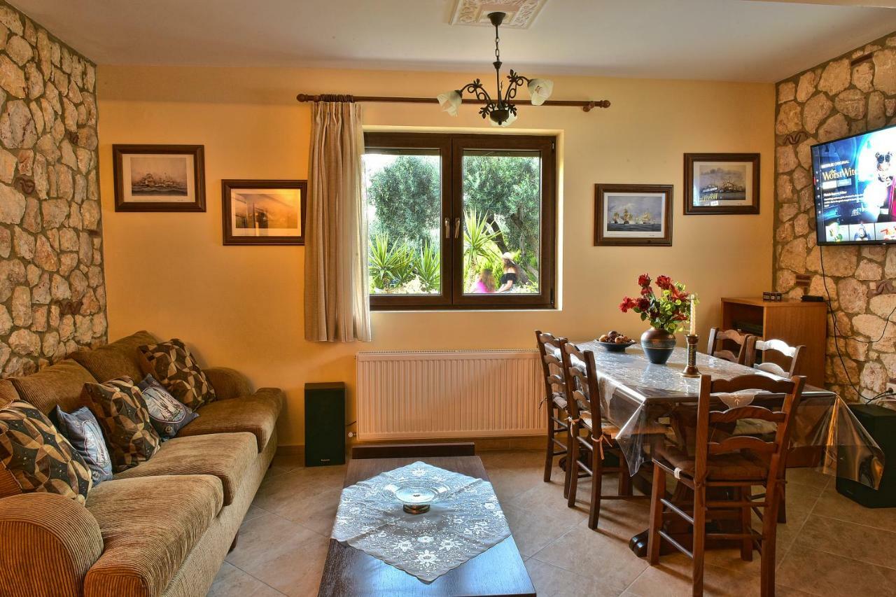 Captain'S Villa Appartments ซากูเดีย ภายนอก รูปภาพ